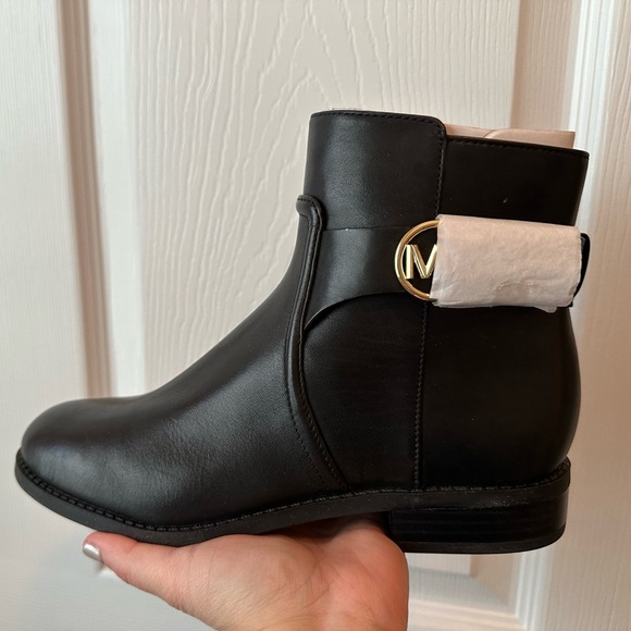 Michael Kors women’s ankle boots. Brand new size 5. - Picture 1 of 2